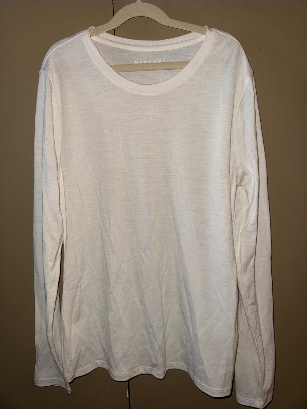 UNBOUND Women’s Long Sleeve Crewneck Merino Top - White